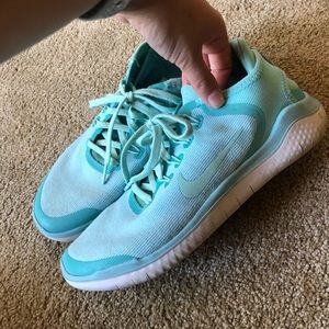 NIKE FREE RUN SIZE 8